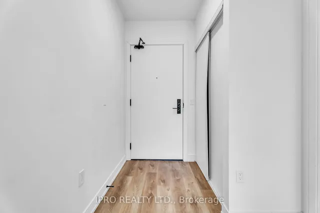 Additional image 3 of 1 Jarvis St Unit 828