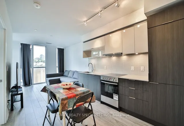 Additional image 11 of 159 WELLESLEY St Unit 404