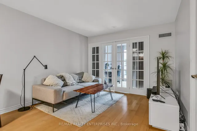 Additional image 15 of 763 Bay St Unit 404