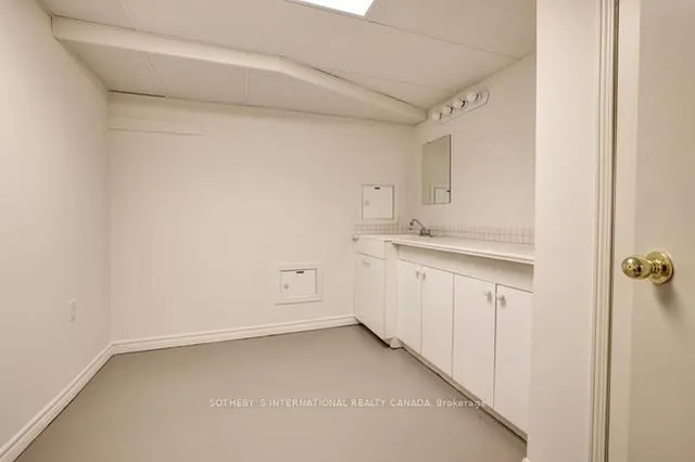 Additional image 35 of 3045 New St Unit 35