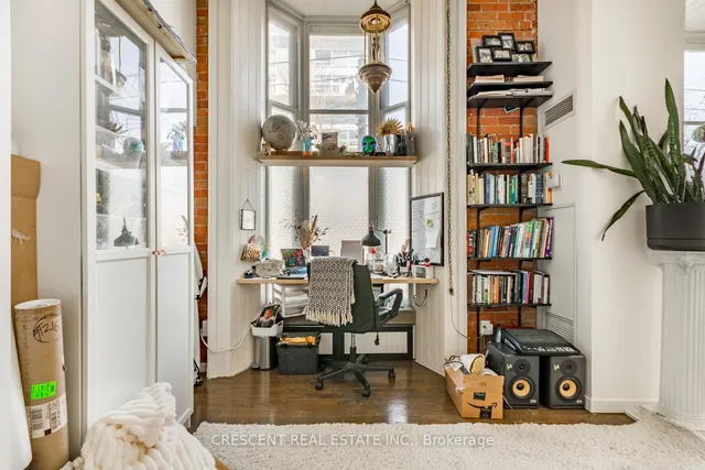 Additional image 17 of 915 King St Unit 208