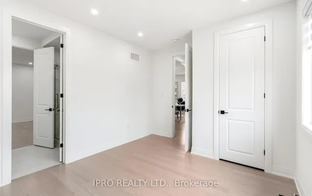 Additional image 34 of 1364 Aymond Cres