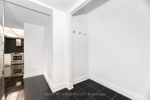 Additional image 7 of 77 Harbour Sq Unit 1812