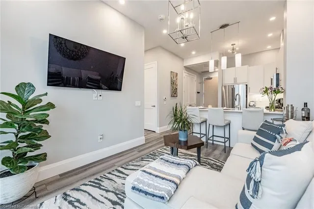 Additional image 26 of 60 Charles St Unit 2904