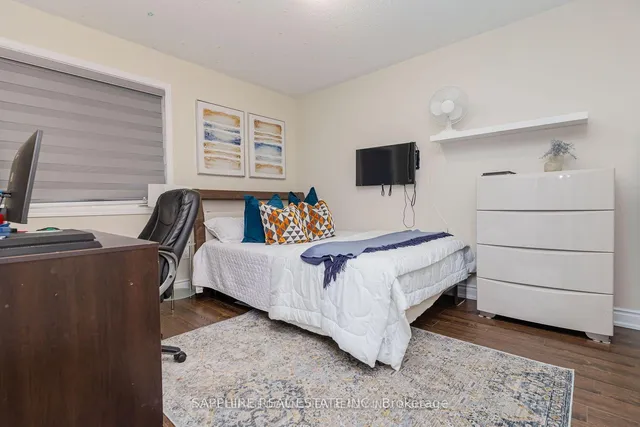 Additional image 17 of 550 Lear Gate