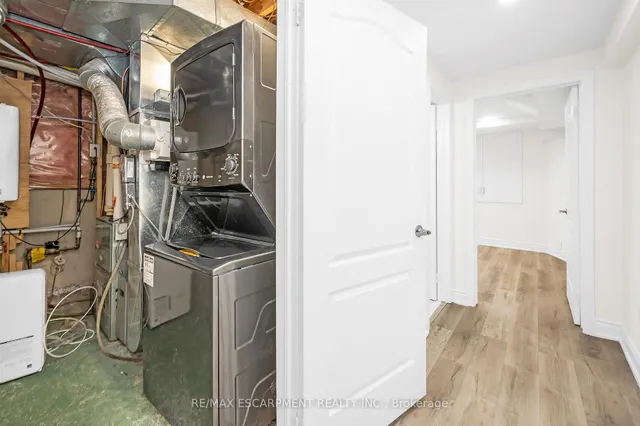 Additional image 45 of 2728 Guilford Cres