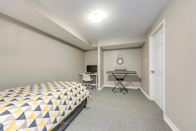 Additional image 38 of 70 Robertson Rd