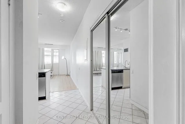 Additional image 20 of 555 Yonge St Unit 401