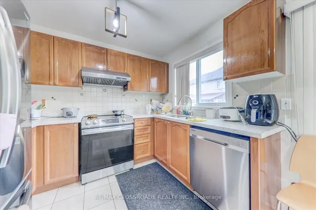 Additional image 10 of 19 Knotwood Cres