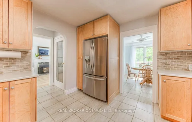 Additional image 16 of 76 Brentwood Ave