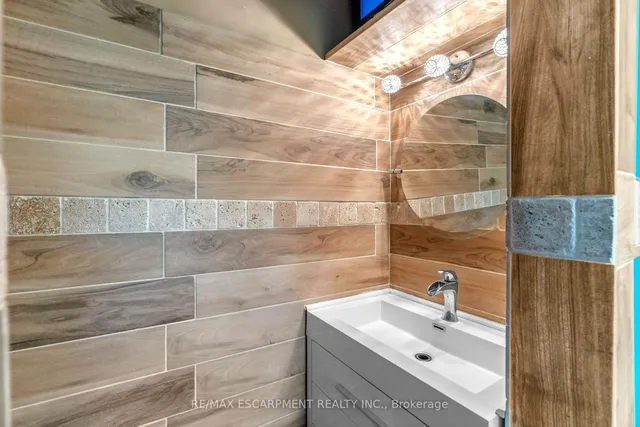 Additional image 21 of 8 Northcliffe Ave