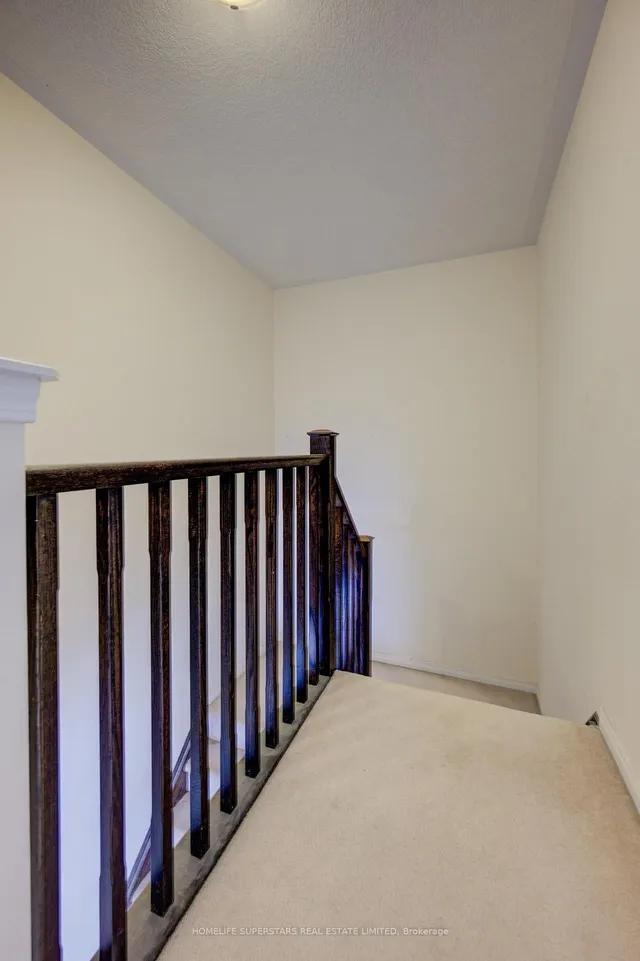 Additional image 15 of 256 Apple Hill Cres