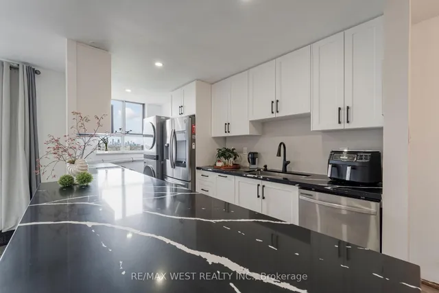 Additional image 6 of 1615 Bloor St Unit 1001