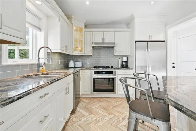 Additional image 13 of 693 King Rd