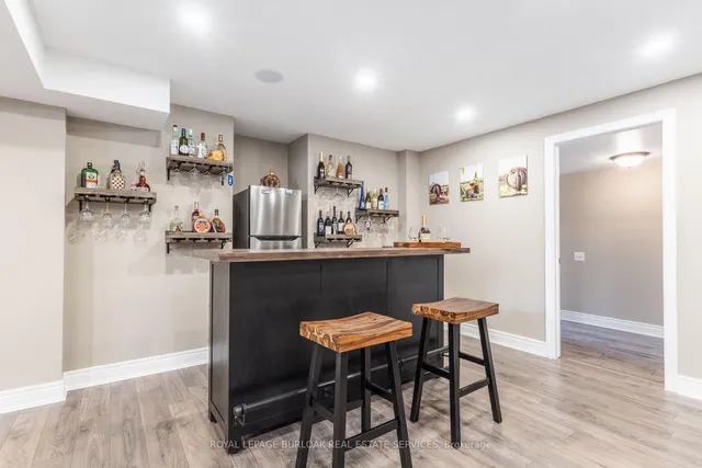 Additional image 32 of 2605 Armour Cres