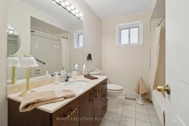 Additional image 18 of 61 Mercury Rd