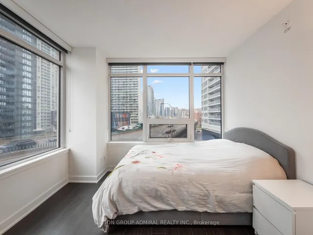 Additional image 13 of 19 Bathurst St Unit 706