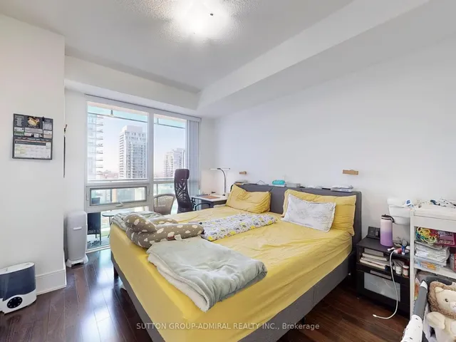 Additional image 16 of 70 Roehampton Ave Unit 1916