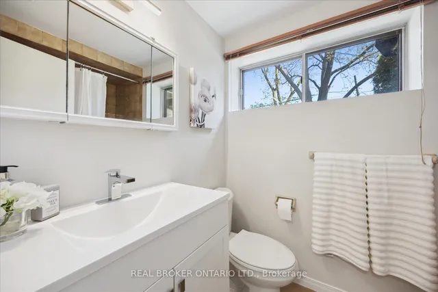 Additional image 37 of 237 Chine Dr