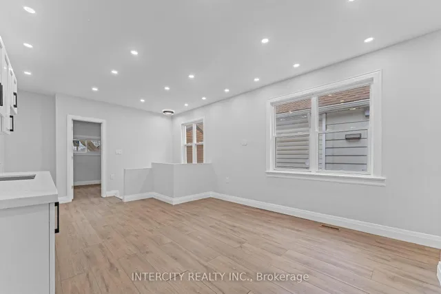 Additional image 10 of 68 Greendale Ave