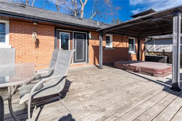 Additional image 20 of 63 Seneca Ave