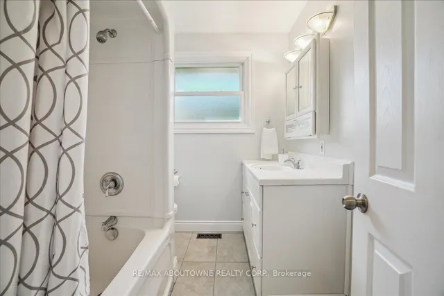 Additional image 23 of 40 Autumn Leaf Rd