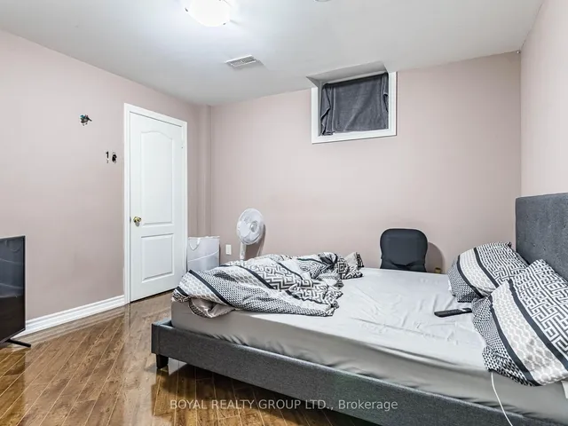 Additional image 44 of 13 Crevice Gate