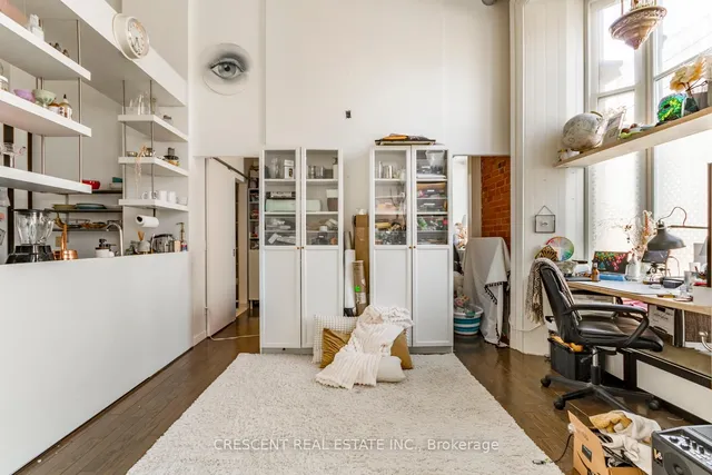 Additional image 18 of 915 King St Unit 208