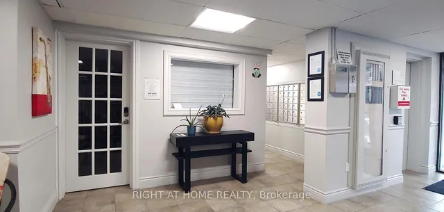 Additional image 3 of 64 Benton St Unit 1002