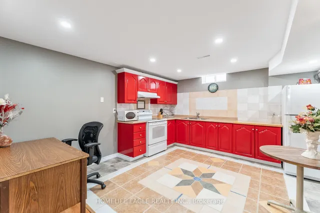 Additional image 24 of 7 Denim Dr