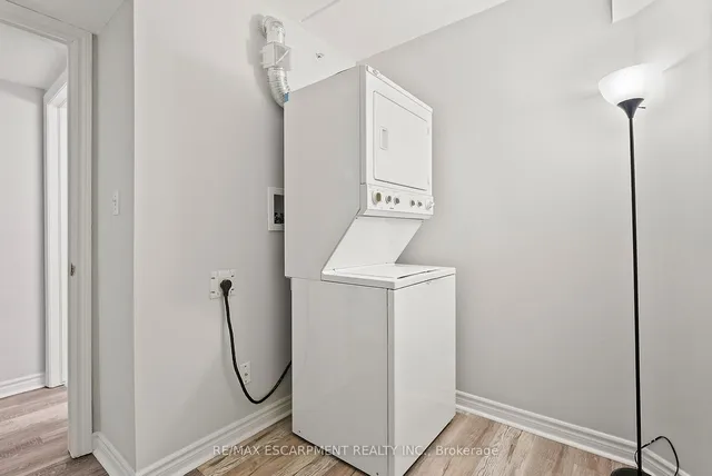 Additional image 16 of 1810 Walker's Line Unit 204