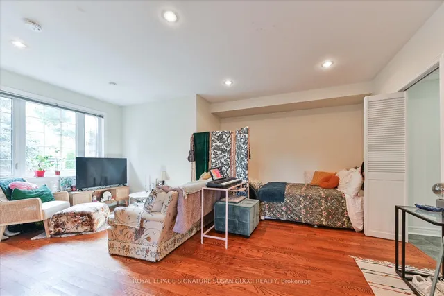 Additional image 31 of 454 Donlands Ave