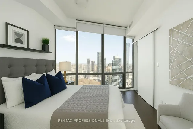 Additional image 12 of 832 Bay St Unit 4405