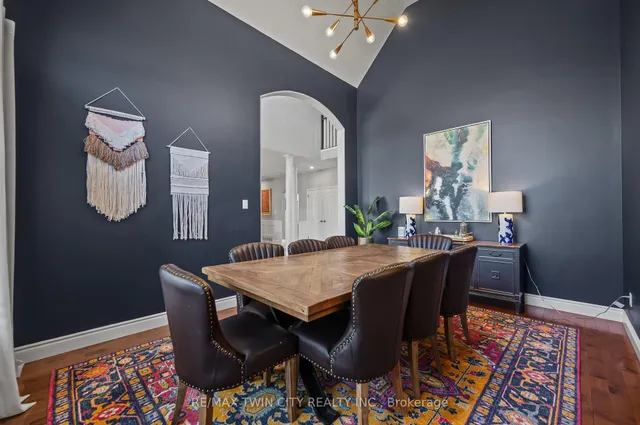 Additional image 11 of 533 Falconridge Cres