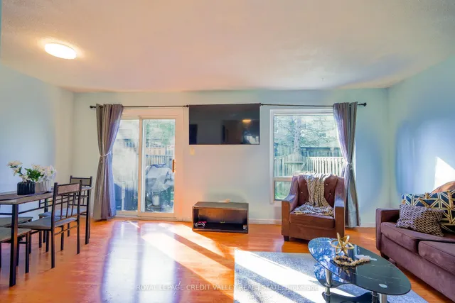 Additional image 12 of 8 Sandringham Crt