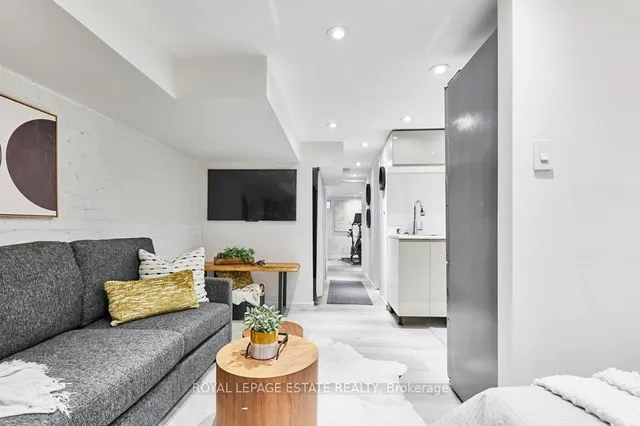 Additional image 36 of 16 Firstbrooke Rd