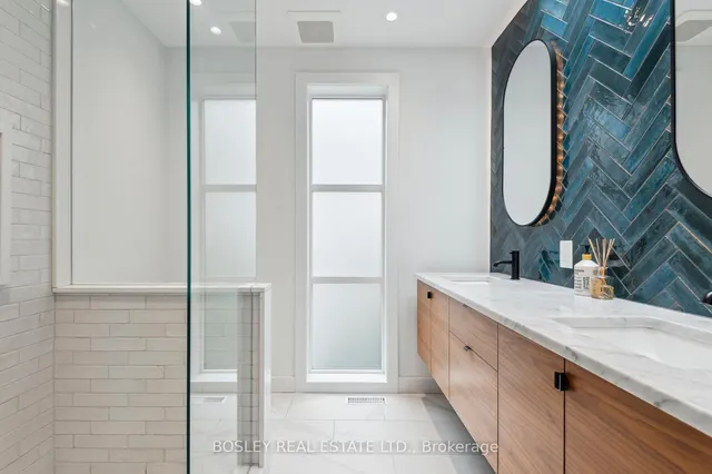 Additional image 25 of 27 1/2 Dunbar Rd