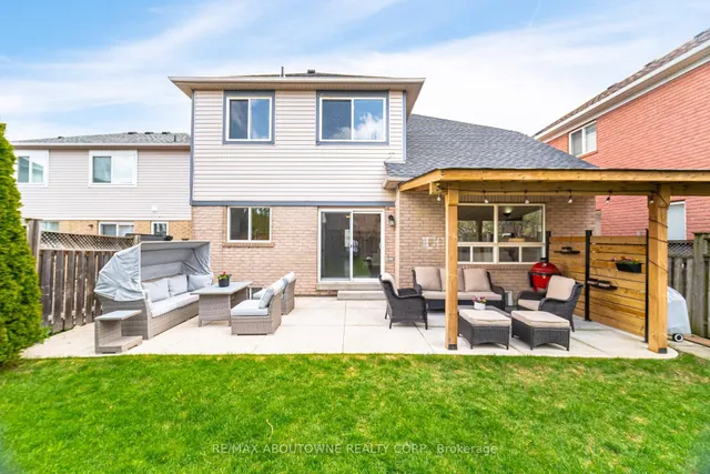 Additional image 46 of 1046 Holdsworth Cres