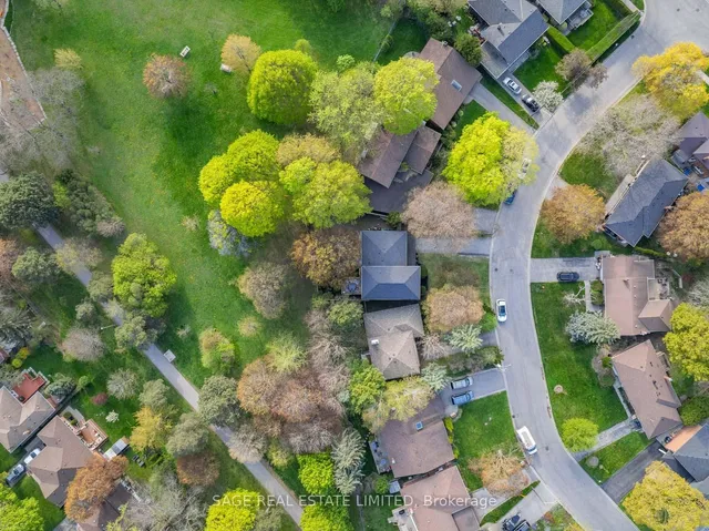 Additional image 45 of 9 Lionel Heights Cres