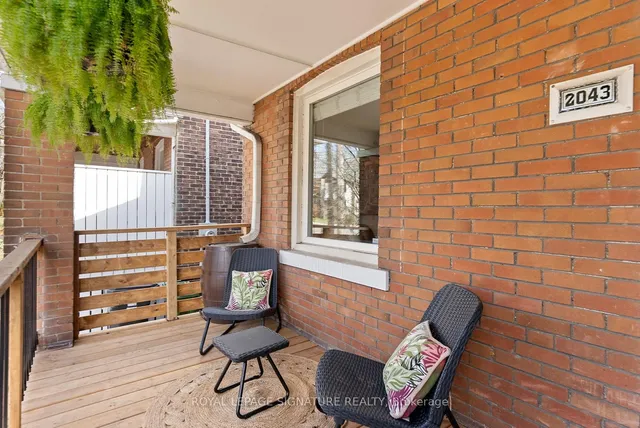 Additional image 3 of 2043 Gerrard St