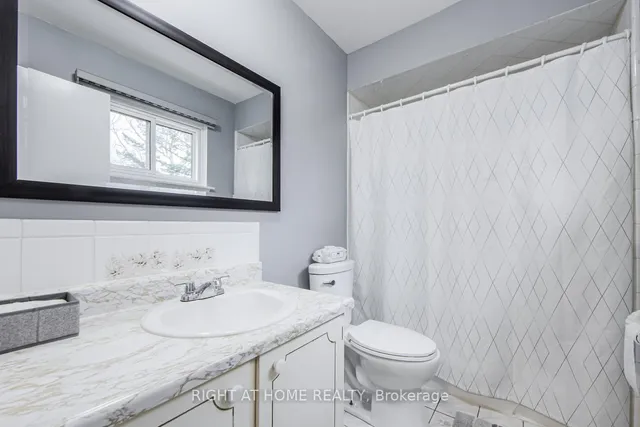 Additional image 27 of 1276 HILLVIEW Cres