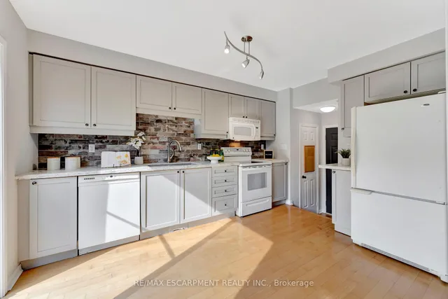 Additional image 9 of 646 Kerr Tr