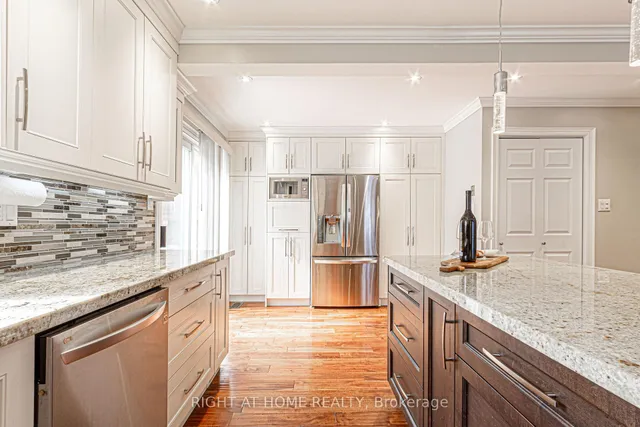 Additional image 31 of 4302 Highgate Cres