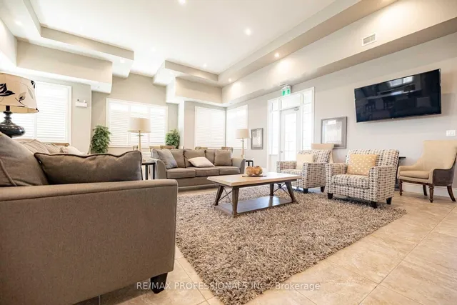 Additional image 39 of 1440 Main St Unit 108