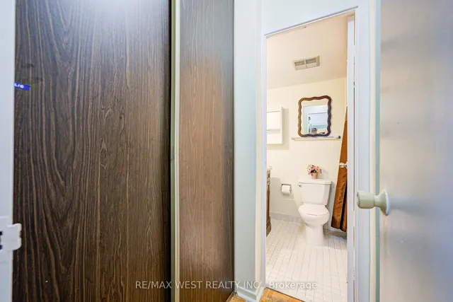 Additional image 31 of 150 Neptune Dr Unit 906