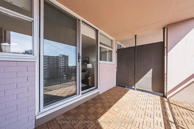 Additional image 19 of 975 WARWICK Crt Unit 706