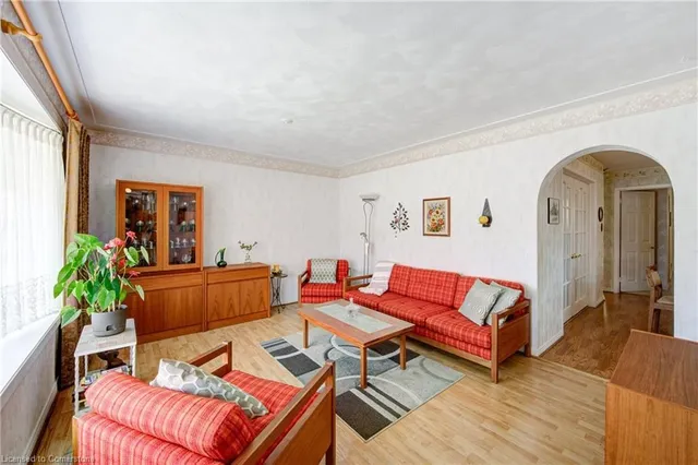 Additional image 4 of 53 Kingswood Dr