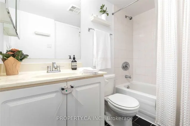 Additional image 12 of 954 King St Unit 302