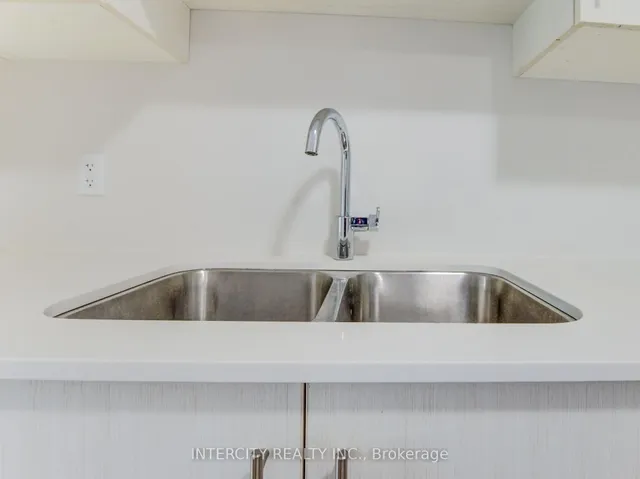 Additional image 27 of 2205 LILLYKIN St Unit 4