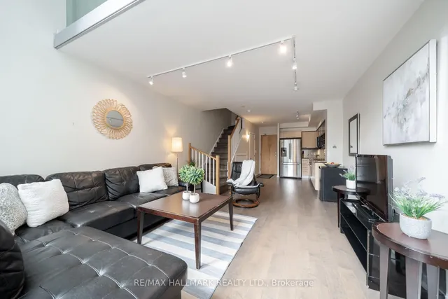 Additional image 3 of 36 Blue Jays Way Unit 1107